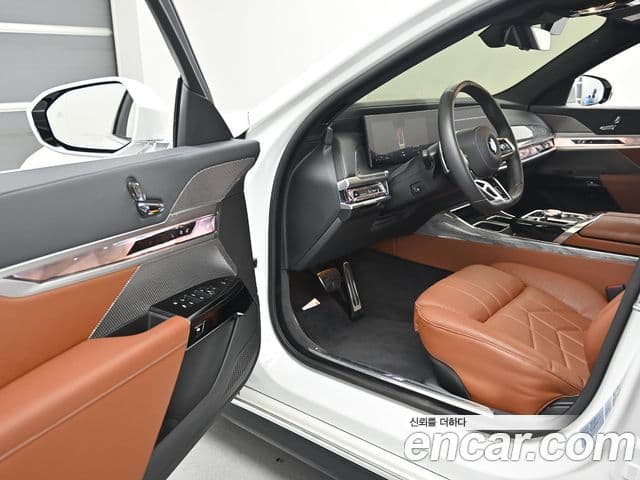BMW 7 Series 2024 — Photo 16/20