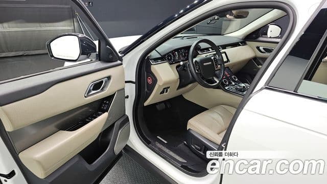 Land Rover Range Rover Velar 2018 — ფოტო 10/20