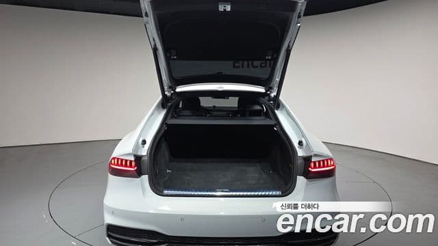 Audi A7 2020 — фото 20 из 20