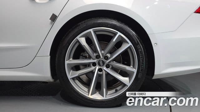 Audi A7 2020 — Photo 11/35