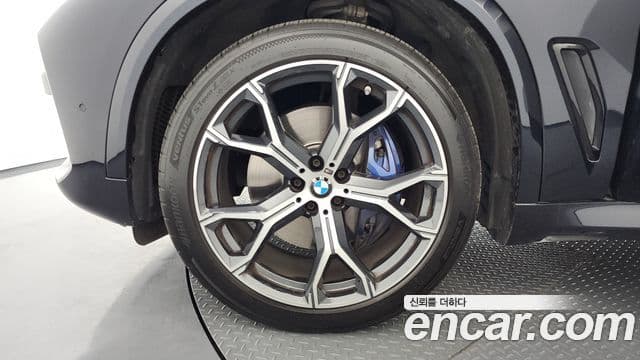 BMW X5 2023 — ფოტო 5/20