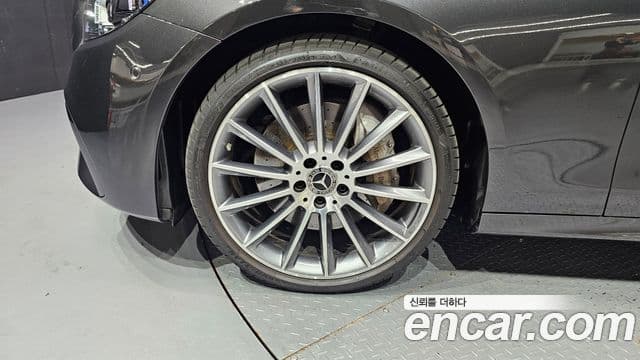 Mercedes-Benz E-Class 2021 — фото 4 из 20