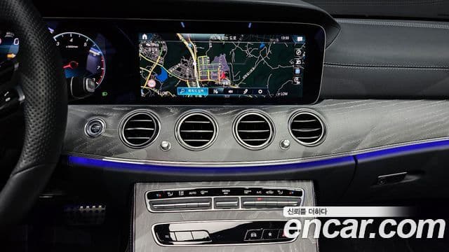 Mercedes-Benz E-Class 2021 — Şəkil 12/20