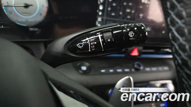 Hyundai The New Avante Hybrid 2022 — Photo 16/33