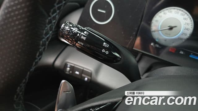 Hyundai The New Avante Hybrid 2022 — Photo 17/33