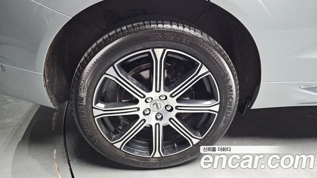 Volvo XC60 2019 — Şəkil 5/20
