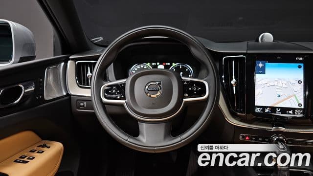 Volvo XC60 2019 — Şəkil 12/20