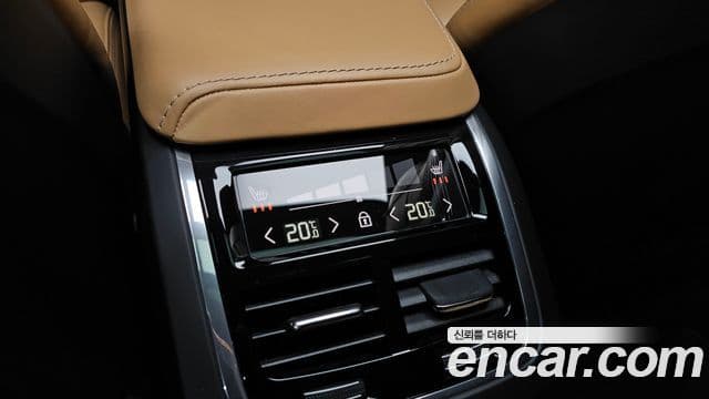 Volvo XC60 2019 — Şəkil 19/20