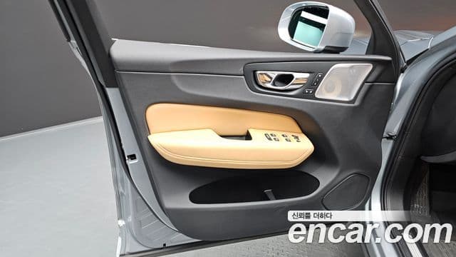 Volvo XC60 2019 — Photo 30/30