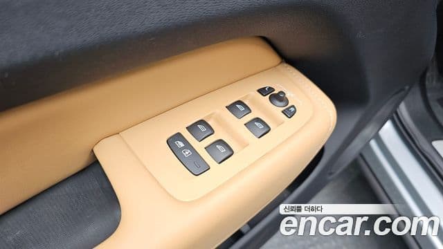 Volvo XC60 2019 — Photo 14/30