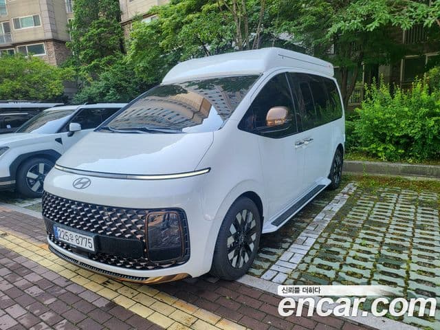 Hyundai Staria 2025 — Фото 1/20