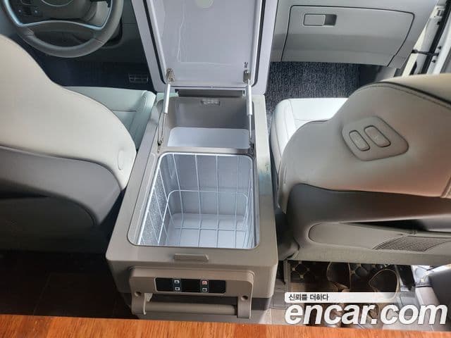 Hyundai Staria 2025 — Фото 14/20