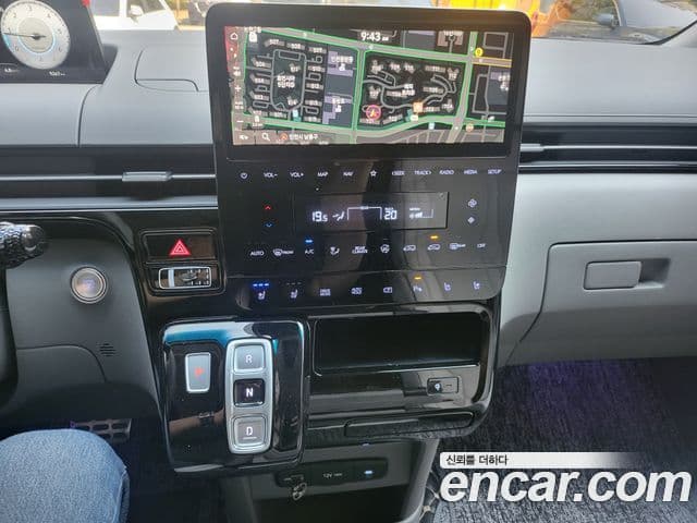 Hyundai Staria 2025 — Фото 19/20