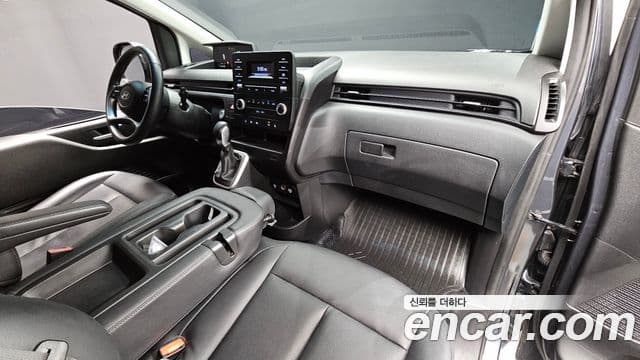 Hyundai Staria 2024 — Фото 7/20