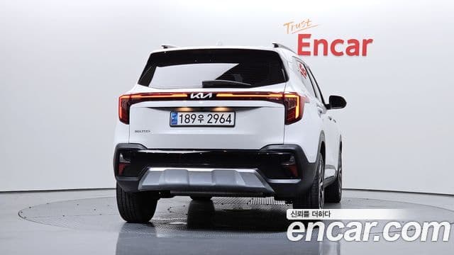 Kia Seltos 2023 — ფოტო 4/20