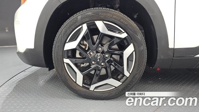 Kia Seltos 2023 — ფოტო 5/20