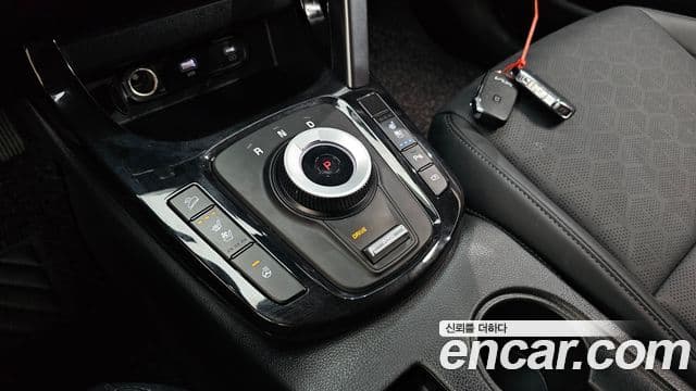 Kia Seltos 2023 — ფოტო 9/20