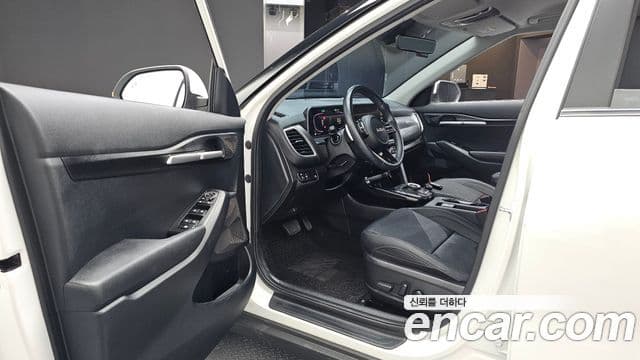 Kia Seltos 2023 — ფოტო 10/20