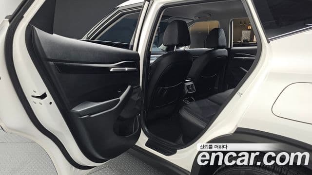 Kia Seltos 2023 — ფოტო 12/20