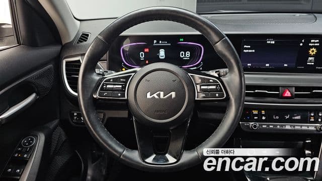 Kia Seltos 2023 — ფოტო 13/20