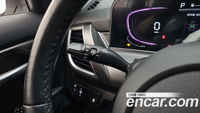 Kia Seltos 2023 — ფოტო 19/20