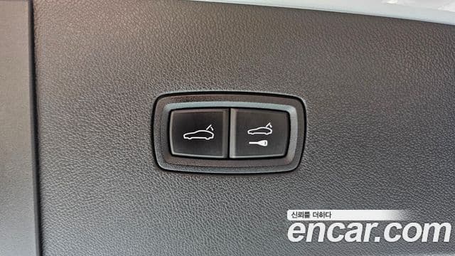 Porsche Cayenne 2020 — Photo 9/36