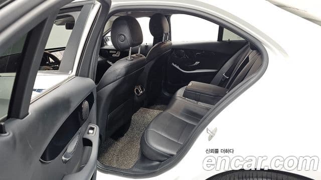 Mercedes-Benz C-Class 2020 — Şəkil 12/20
