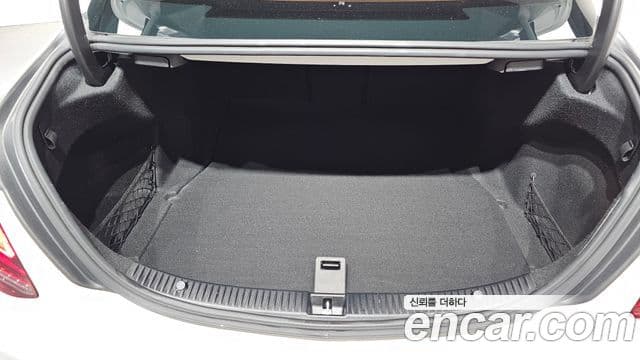 Mercedes-Benz C-Class 2020 — Şəkil 17/20