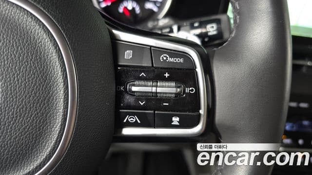 Kia Carnival 2023 — Şəkil 16/20