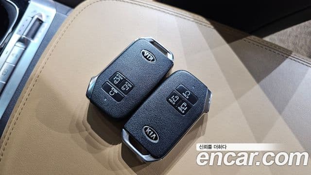Kia Carnival 2021 — Şəkil 16/20