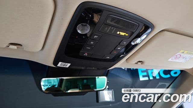 Kia Carnival 2021 — Şəkil 18/20