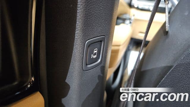 Kia Carnival 2021 — Şəkil 19/20