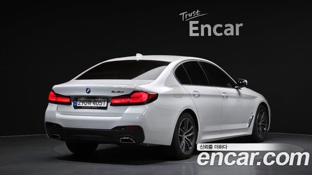 BMW 5 Series 2023 — ფოტო 1/20