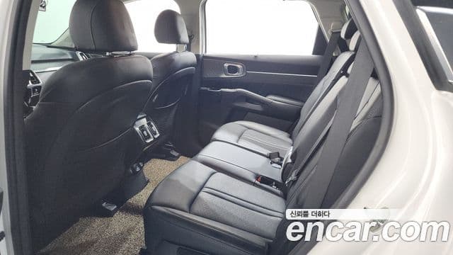 Kia Sorento 2021 — Фото 18/20