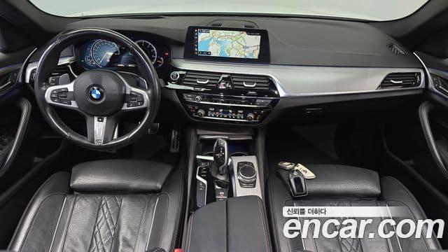 BMW 5 Series 2018 — Şəkil 9/20
