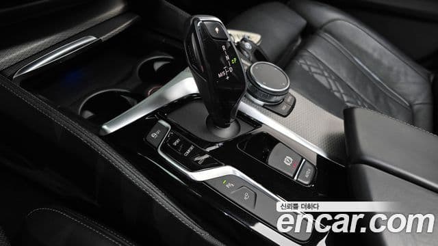 BMW 5 Series 2018 — Şəkil 7/20