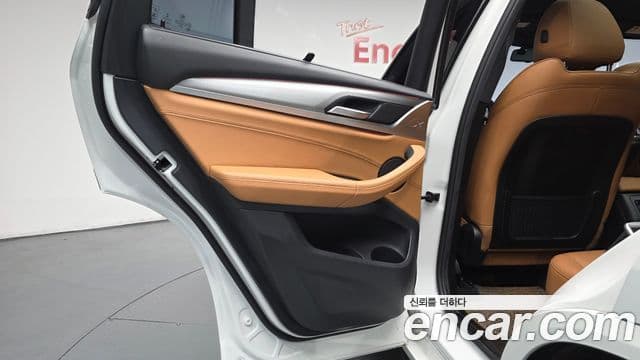 BMW X3 2018 — Photo 23/34