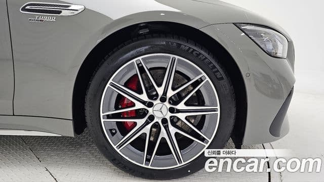 Mercedes-Benz AMG GT 2025 — Фото 4/18