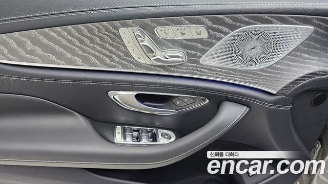 Mercedes-Benz AMG GT 2025 — Фото 14/18