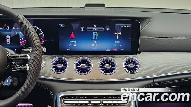 Mercedes-Benz AMG GT 2025 — Фото 15/18