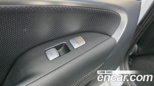 Genesis G70 2018 — Photo 17/30