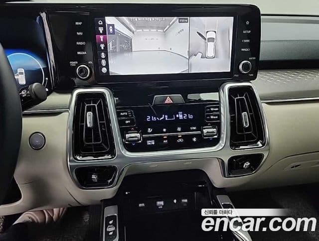 Kia Sorento 2023 — ფოტო 9/18