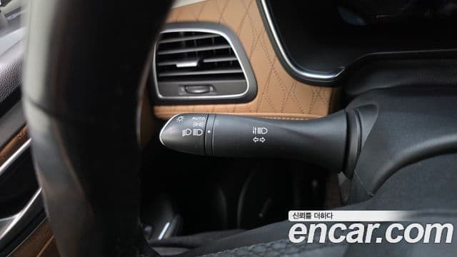 Renault Samsung SM6 2022 — ფოტო 16/34