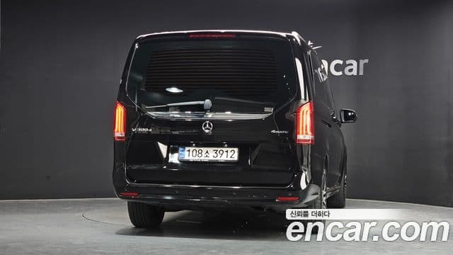 Mercedes-Benz V-Class 2021 — ფოტო 4/20