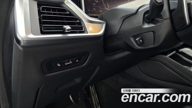 BMW X6 2025 — Photo 21/32