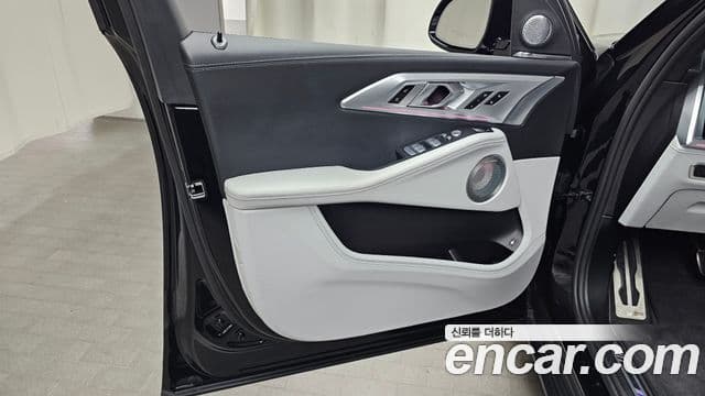 BMW XM 2025 — Photo 2/33