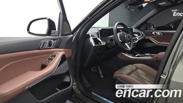 BMW X5 2025 — ფოტო 8/20