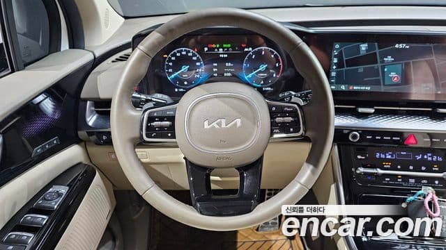 Kia Carnival 2022 — ფოტო 14/20