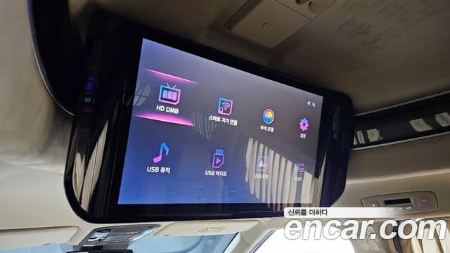 Kia Carnival 2022 — ფოტო 17/20