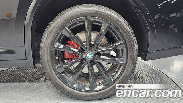 BMW X4 2025 — Photo 10/30